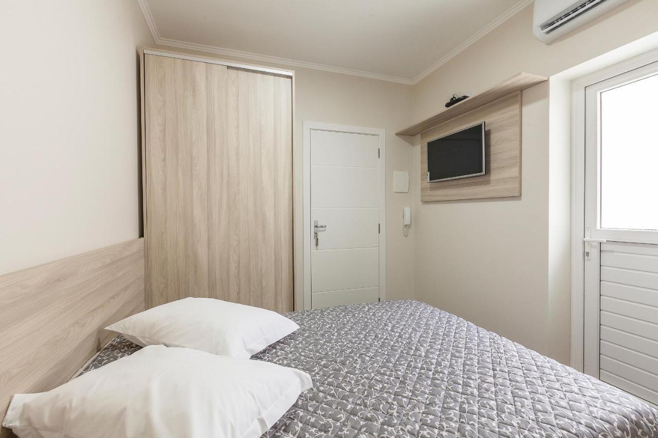 Hotel Goncalves- Proximo A Santa Casa De Porto Alegre Ngoại thất bức ảnh