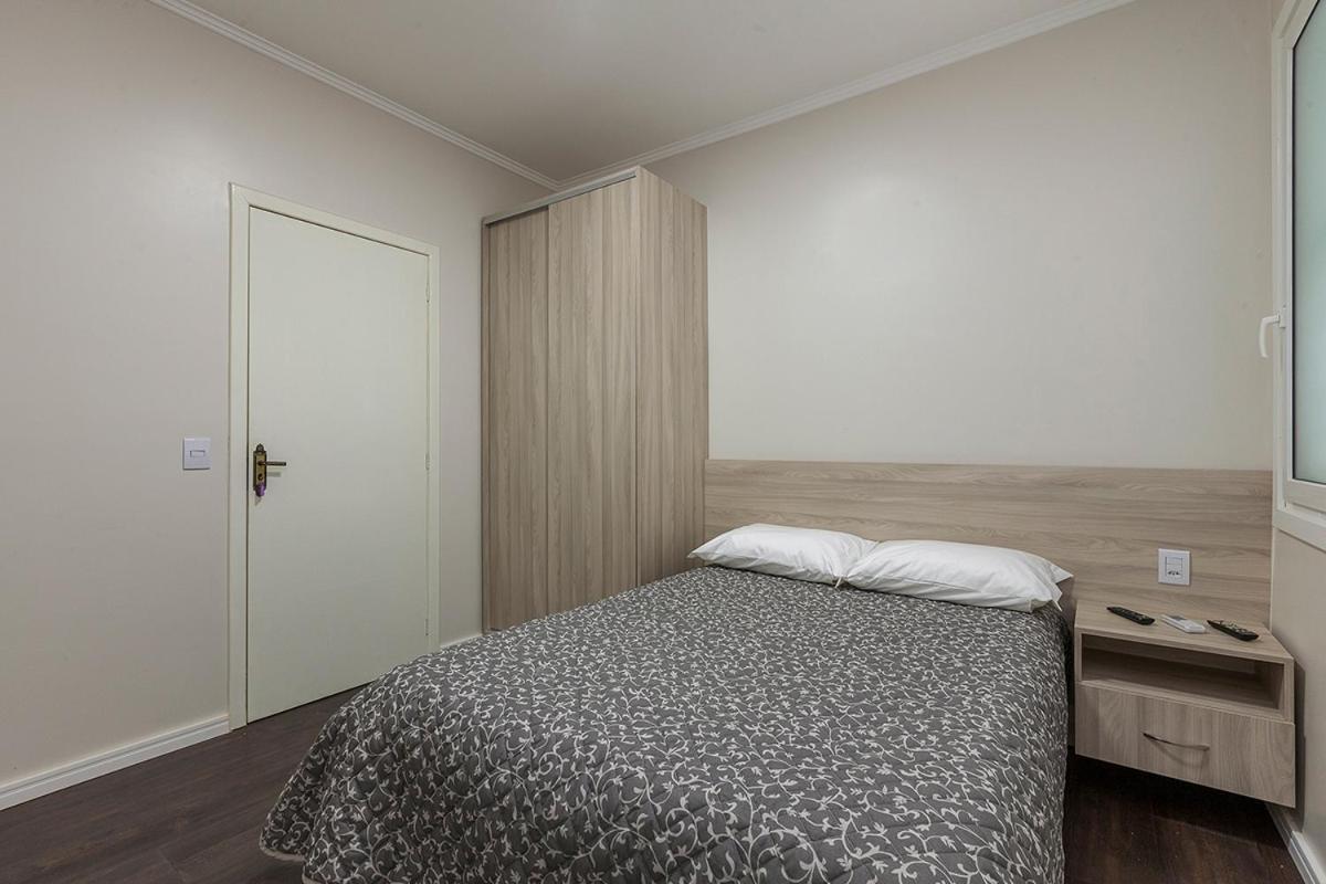 Hotel Goncalves- Proximo A Santa Casa De Porto Alegre Ngoại thất bức ảnh