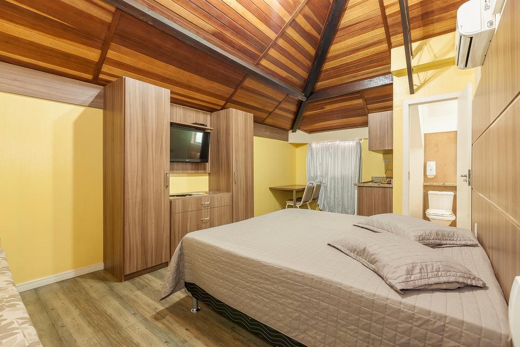 Hotel Goncalves- Proximo A Santa Casa De Porto Alegre Ngoại thất bức ảnh