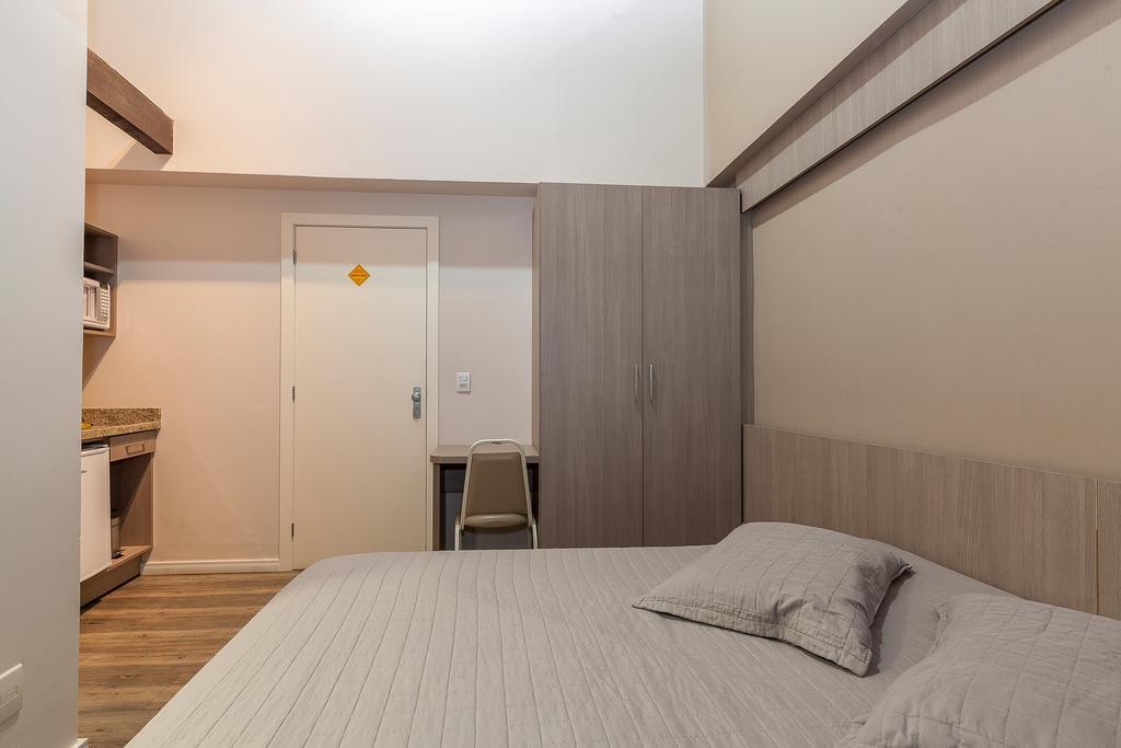 Hotel Goncalves- Proximo A Santa Casa De Porto Alegre Ngoại thất bức ảnh