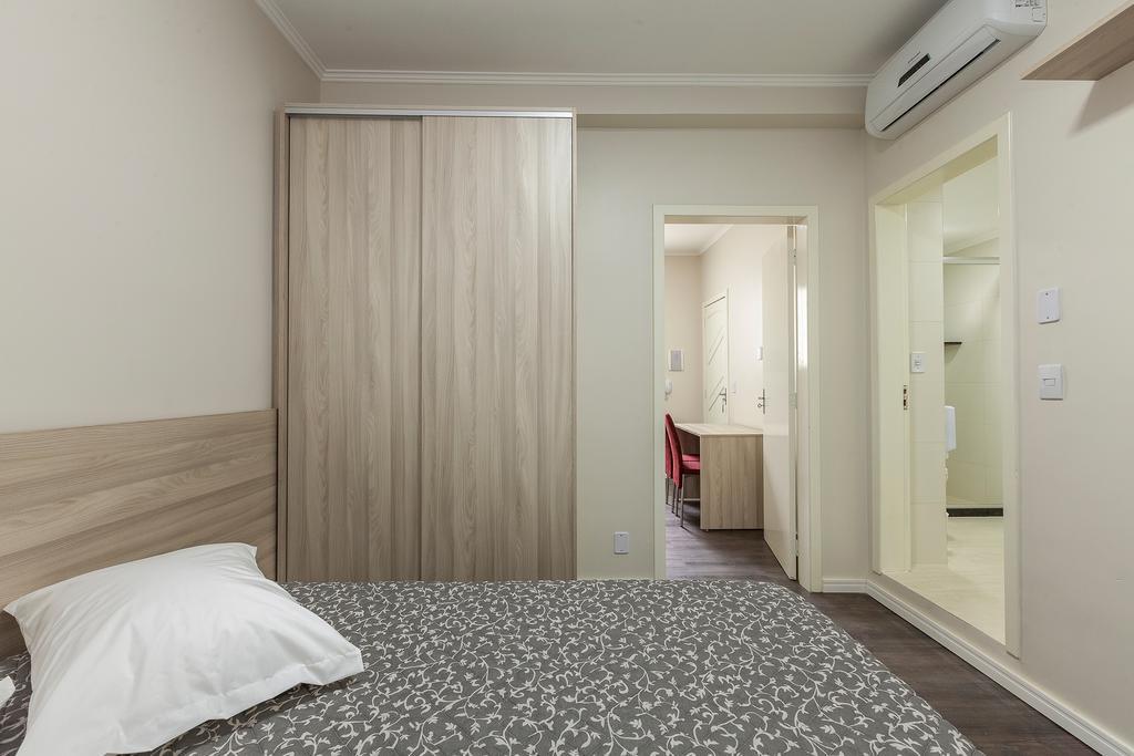 Hotel Goncalves- Proximo A Santa Casa De Porto Alegre Ngoại thất bức ảnh