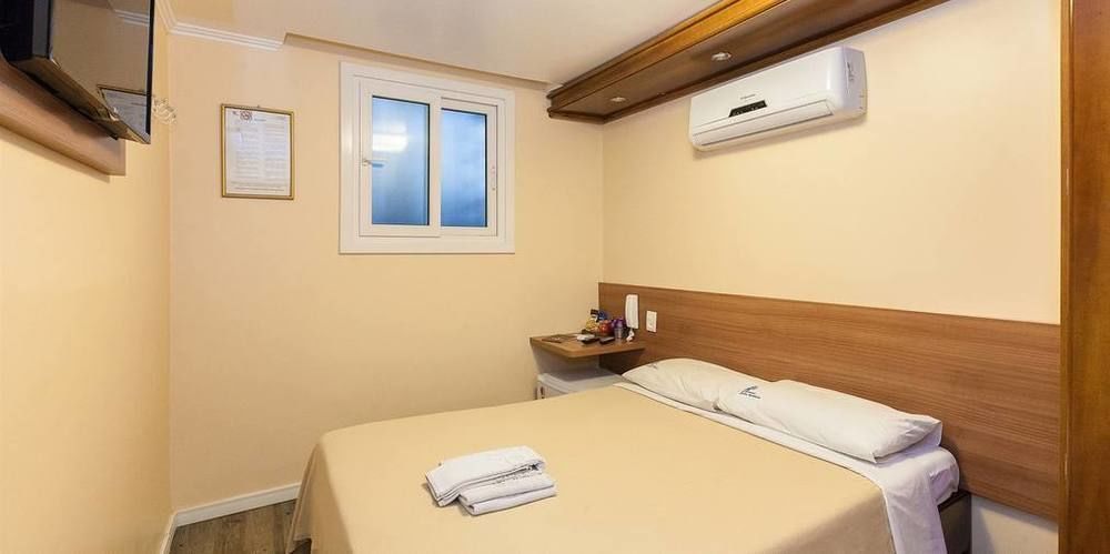 Hotel Goncalves- Proximo A Santa Casa De Porto Alegre Ngoại thất bức ảnh