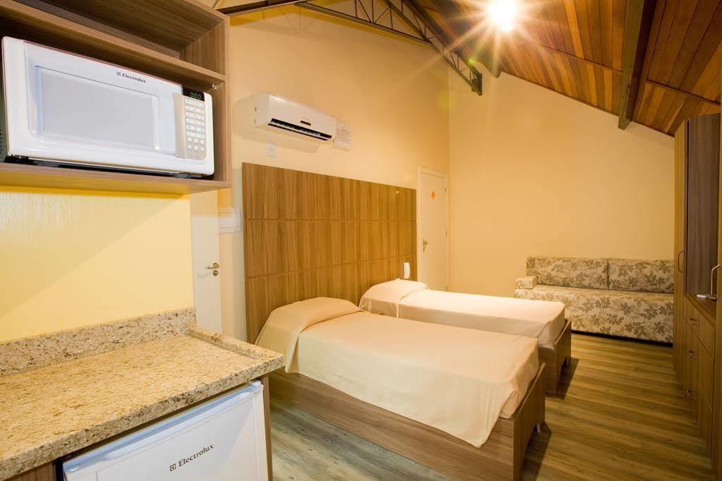 Hotel Goncalves- Proximo A Santa Casa De Porto Alegre Ngoại thất bức ảnh