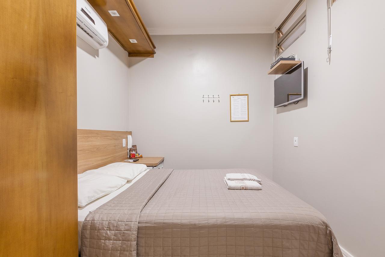 Hotel Goncalves- Proximo A Santa Casa De Porto Alegre Ngoại thất bức ảnh